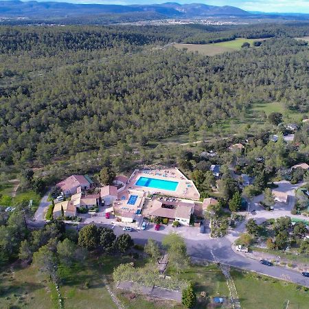 Bungalow Claret Vacquieres  Bagian luar foto