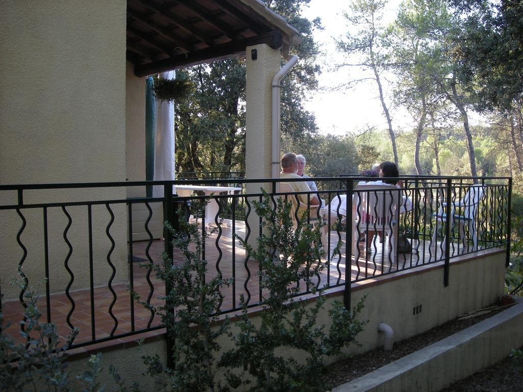 Bungalow Claret Vacquieres  Bagian luar foto