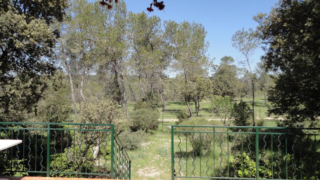 Bungalow Claret Vacquieres  Bagian luar foto
