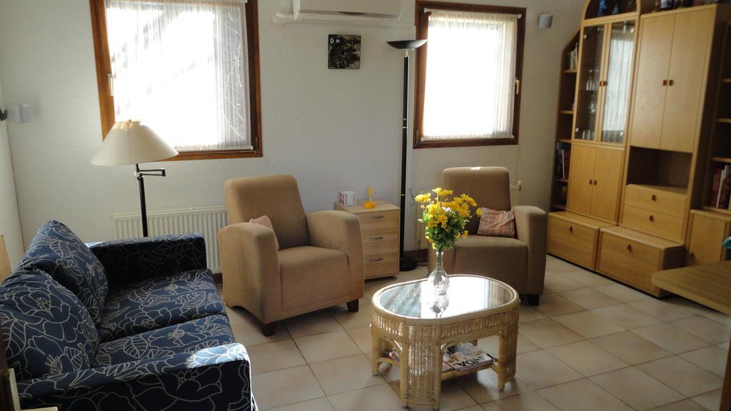 Bungalow Claret Vacquieres  Bagian luar foto