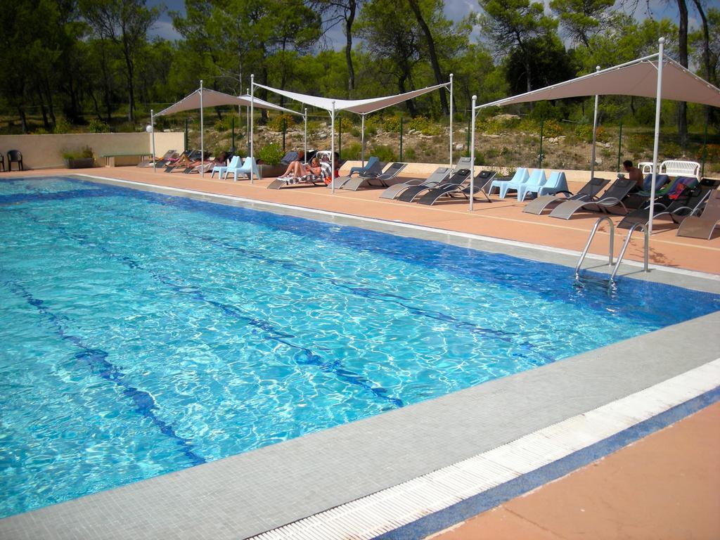 Bungalow Claret Vacquieres  Bagian luar foto