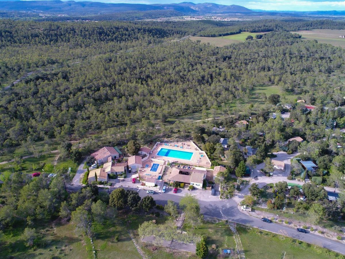 Bungalow Claret Vacquieres  Bagian luar foto