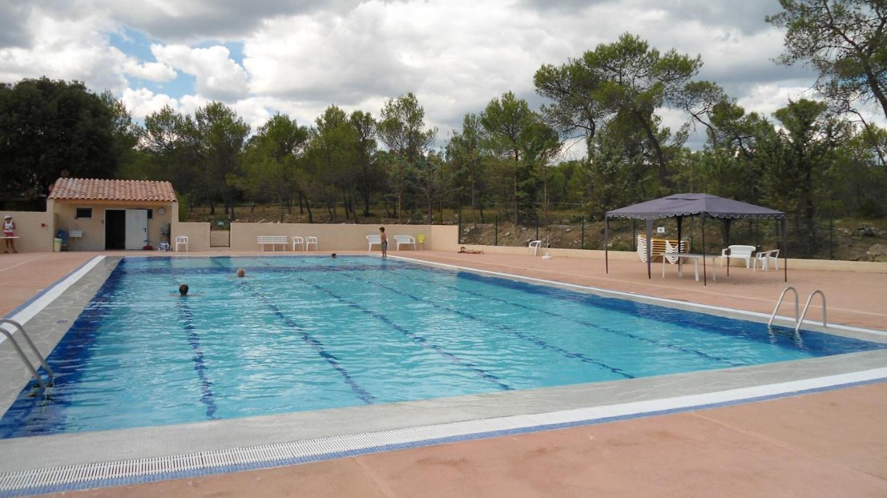 Bungalow Claret Vacquieres  Bagian luar foto